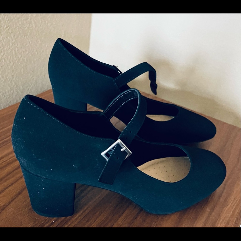 Black soft suede finish